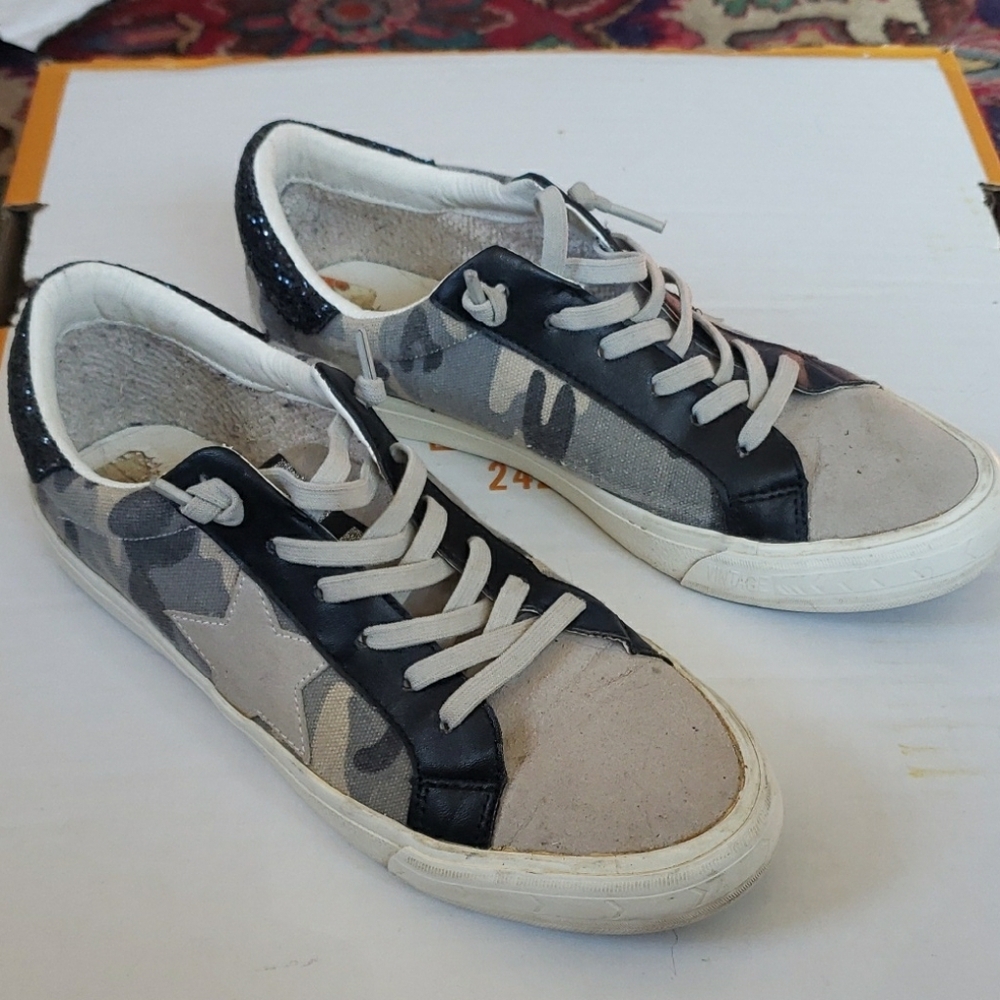 Vintage Havana Camouflage Sneakers - Black, Gray, White